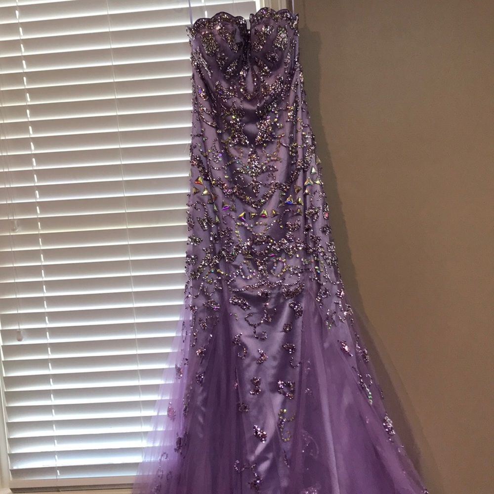 Prom dress never worn with tag on it